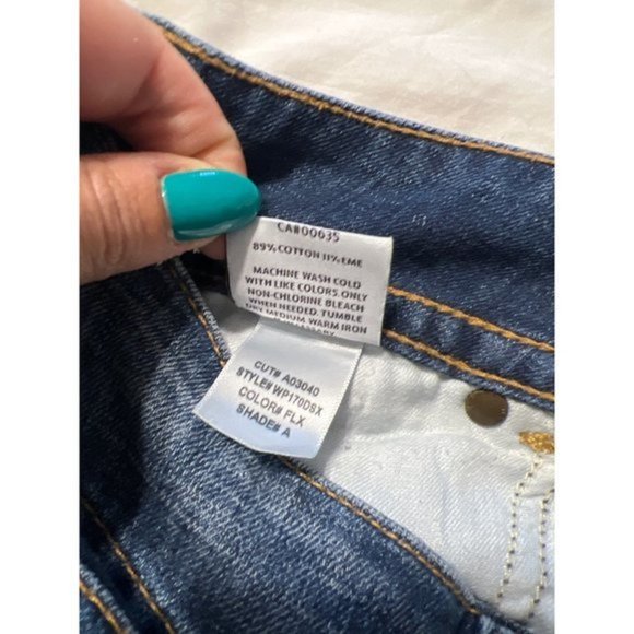 Hudson Beth Jeans semi boot cut double button low rise jeans - Picture 10 of 11